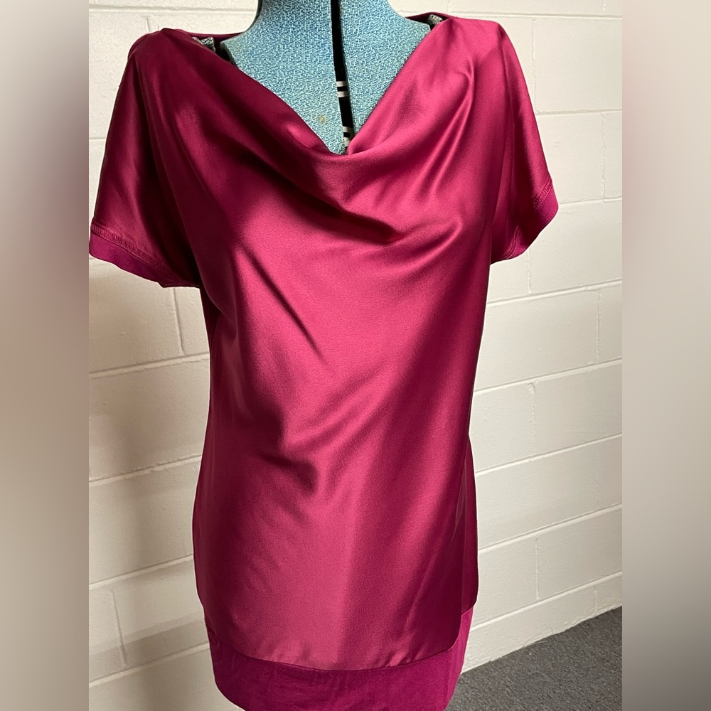 New York & Company Womne's tunic top Size S.